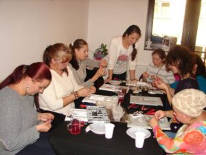 Cursuri gratuite de educație financiară și handmade