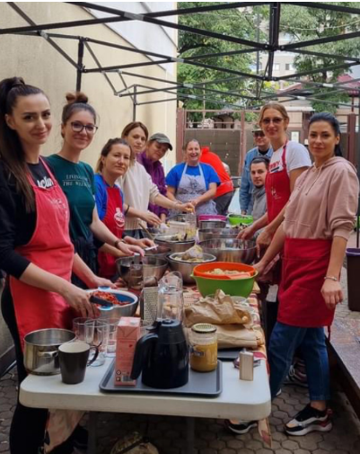 Donații sortate de voluntari